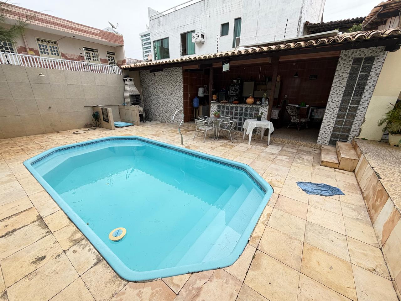 Piscina e área gourmet